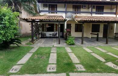 Imagem: A casa em condomínio possui 3 Dormitórios, 1 Suíte, 3 Banheiros