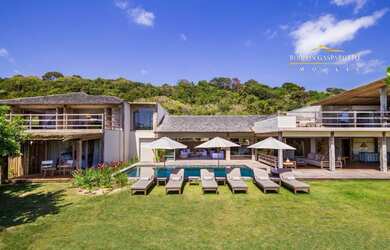 Imagem: A casa possui 6 Dormitórios, 6 Suítes, 7 Banheiros, 3.670m²