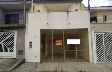 Imagem: A casa possui 2 Dormitórios, 3 Banheiros, 2 Vagas na garagem