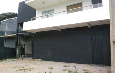 Imagem: O depósito possui 420m² de Área e está localizado em Vargem