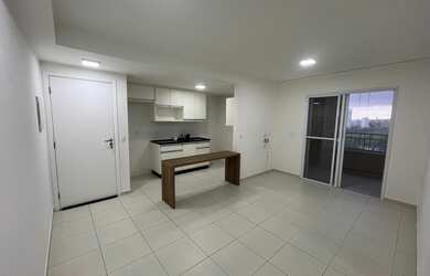 Imagem: O apartamento possui 2 Dormitórios, 1 Suíte, 2 Banheiros