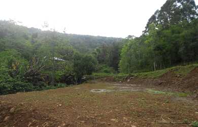 Imagem: A fazenda possui 4 Dormitórios, 1 Banheiro, 1 Vaga na garagem