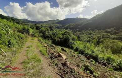 Imagem: O terreno possui 120.000m² de Área Privada e está localizado