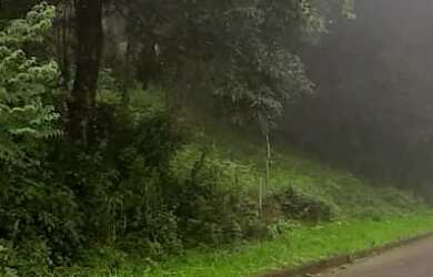 Imagem: O terreno possui 406m² de Área Privada e está localizado