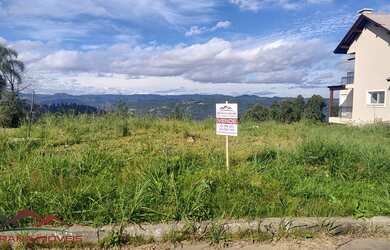 Imagem: O terreno possui 450m² de Área Privada e está localizado