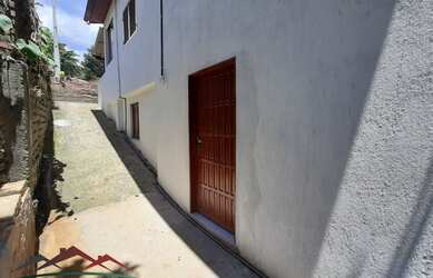 Imagem: A casa possui 2 Dormitórios, 1 Banheiro, 280m² de Área, 68m²