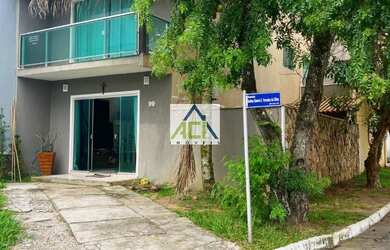 Imagem: A casa possui 3 Dormitórios, 3 Suítes, 2 Vagas na garagem