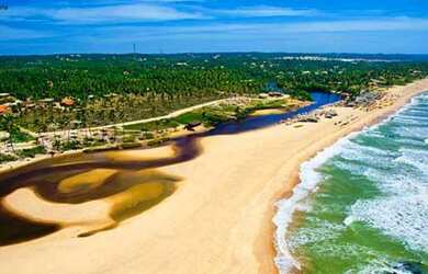 Imagem: O terreno possui 4.250m² de Área Privada e está localizado