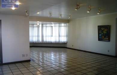 Imagem: O apartamento possui 3 Dormitórios, 1 Suíte, 4 Banheiros