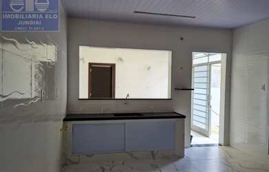 Imagem: A casa possui 3 Dormitórios, 2 Suítes, 3 Banheiros, 1 Vaga