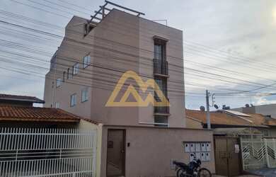 Imagem: O apartamento possui 2 Dormitórios, 1 Suíte, 2 Banheiros