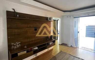 Imagem: A casa possui 2 Dormitórios, 2 Banheiros e 2 Vagas na garagem