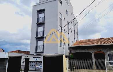 Imagem: O apartamento possui 2 Dormitórios, 1 Suíte, 2 Banheiros