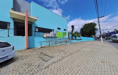 Imagem: O depósito à venda possui 4 Banheiros, 5 Vagas na garagem