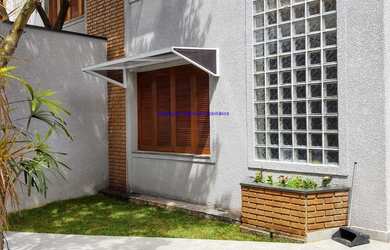 Imagem: A casa possui 4 Dormitórios, 2 Suítes, 4 Banheiros, 4 Vagas