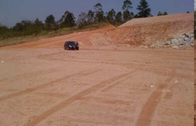 Imagem: O terreno possui 21.000m² de Área Privada e está localizado