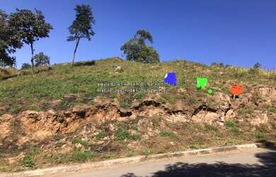 Imagem: O terreno possui 300m² de Área Privada e está localizado