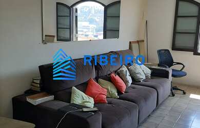 Imagem: A casa possui 4 Dormitórios, 4 Suítes, 2 Vagas na garagem