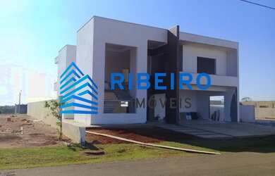 Imagem: A casa em condomínio possui 3 Dormitórios, 3 Suítes, 3 Banheiros