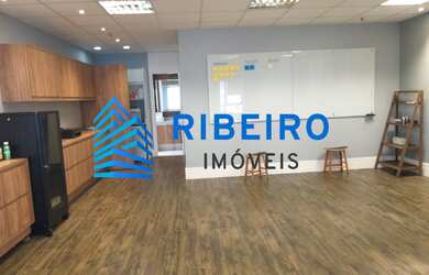 Imagem: A sala comercial possui 2 Banheiros, 2 Vagas na garagem, 90m²