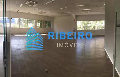 Imagem: O depósito possui 11737m² de Área e 11990m² de Área Privada