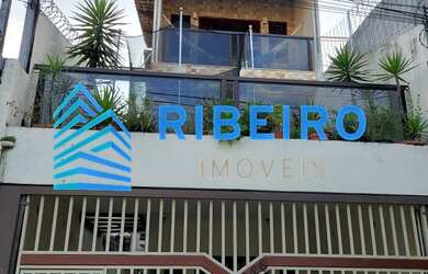 Imagem: A casa possui 4 Dormitórios, 1 Suíte, 3 Banheiros, 2 Vagas