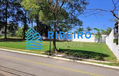 Imagem: O terreno possui 917m² de Área Privada e está localizado