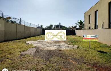 Imagem: O terreno possui 447m² de Área Privada e está localizado