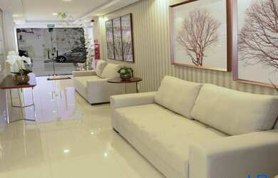 Imagem: O apartamento possui 3 Dormitórios, 1 Suíte, 2 Vagas na garagem