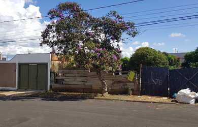 Imagem: O terreno possui 250m² de Área e está localizado em São