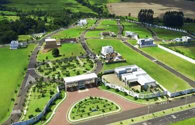 Imagem: O terreno possui 527m² de Área, 410m² de Área Privada e