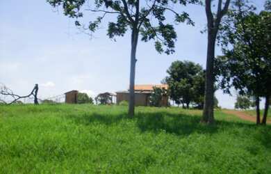 Imagem 4: FAZENDA RURAL em BURITIS - MG, CENTRO