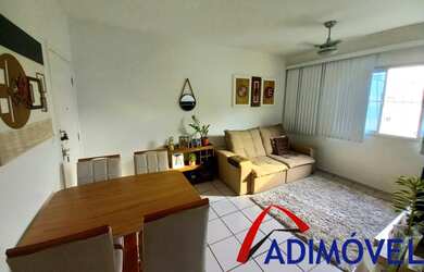 Imagem: O apartamento possui 3 Dormitórios, 1 Banheiro, 1 Vaga na garagem