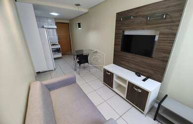 Imagem: O apartamento possui 1 Dormitório, 1 Banheiro, 1 Vaga na garagem