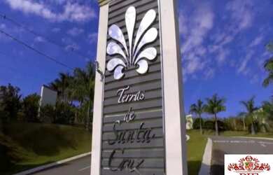 Imagem: O terreno possui 600m² de Área Privada e está localizado