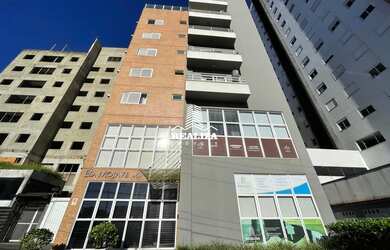 Imagem: O apartamento possui 1 Dormitório, 1 Banheiro, 1 Vaga na garagem