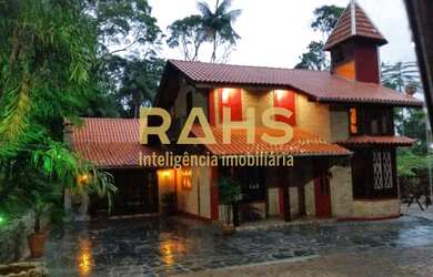 Imagem: A chácara possui 4 Dormitórios, 2 Suítes, 4 Banheiros, 10