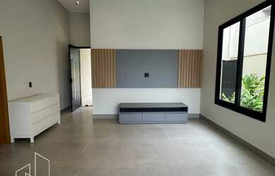 Imagem 8: Casa em Condomínio de Luxo com 3 Quartos e 2 Suítes em Residencial Maria...