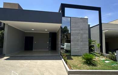 Imagem: A casa em condomínio possui 3 Dormitórios, 1 Suíte, 200m²