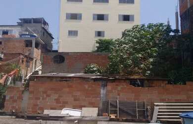 Imagem: O terreno possui 240m² de Área Privada e está localizado