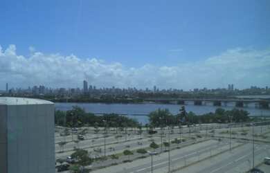 Imagem: A sala comercial possui 1 Banheiro, 1 Vaga na garagem e 44m²