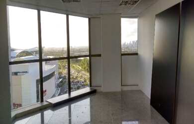 Imagem: A sala comercial possui 1 Banheiro, 1 Vaga na garagem e 37m²