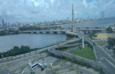 Imagem: A sala comercial possui 1 Banheiro, 1 Vaga na garagem e 42m²