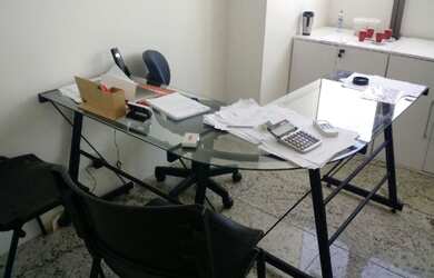 Imagem: A sala comercial possui 1 Banheiro, 1 Vaga na garagem, 30m²