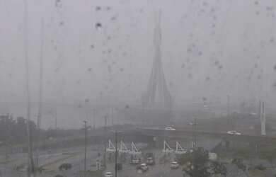 Imagem: A sala comercial possui 1 Vaga na garagem, 30m² de Área Privada