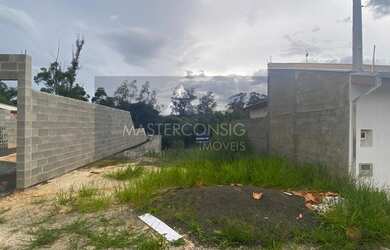 Imagem: O terreno possui 200m² de Área Privada e está localizado