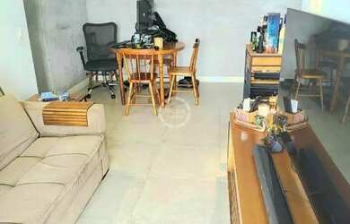 Imagem: O apartamento possui 2 Dormitórios, 1 Suíte, 2 Banheiros