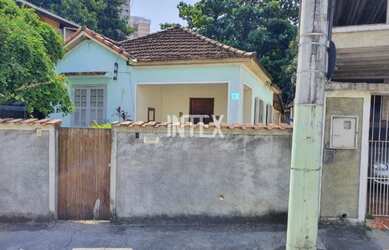 Imagem: A casa possui 2 Dormitórios, 1 Banheiro, 10 Vagas na garagem