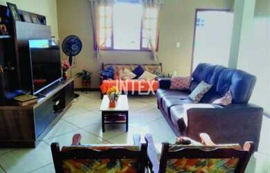 Imagem: O depósito possui 2 Banheiros, 4 Vagas na garagem e está