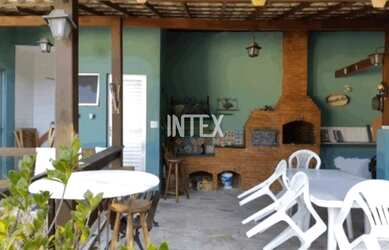 Imagem: A casa possui 3 Dormitórios, 1 Suíte, 3 Banheiros, 2 Vagas